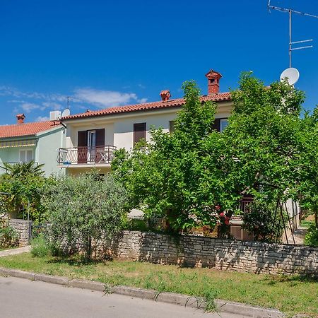 Apartments Milan Porec Exterior photo
