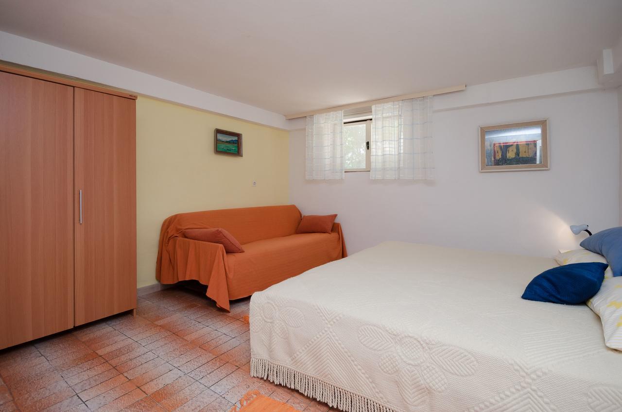 Apartments Milan Porec Exterior photo